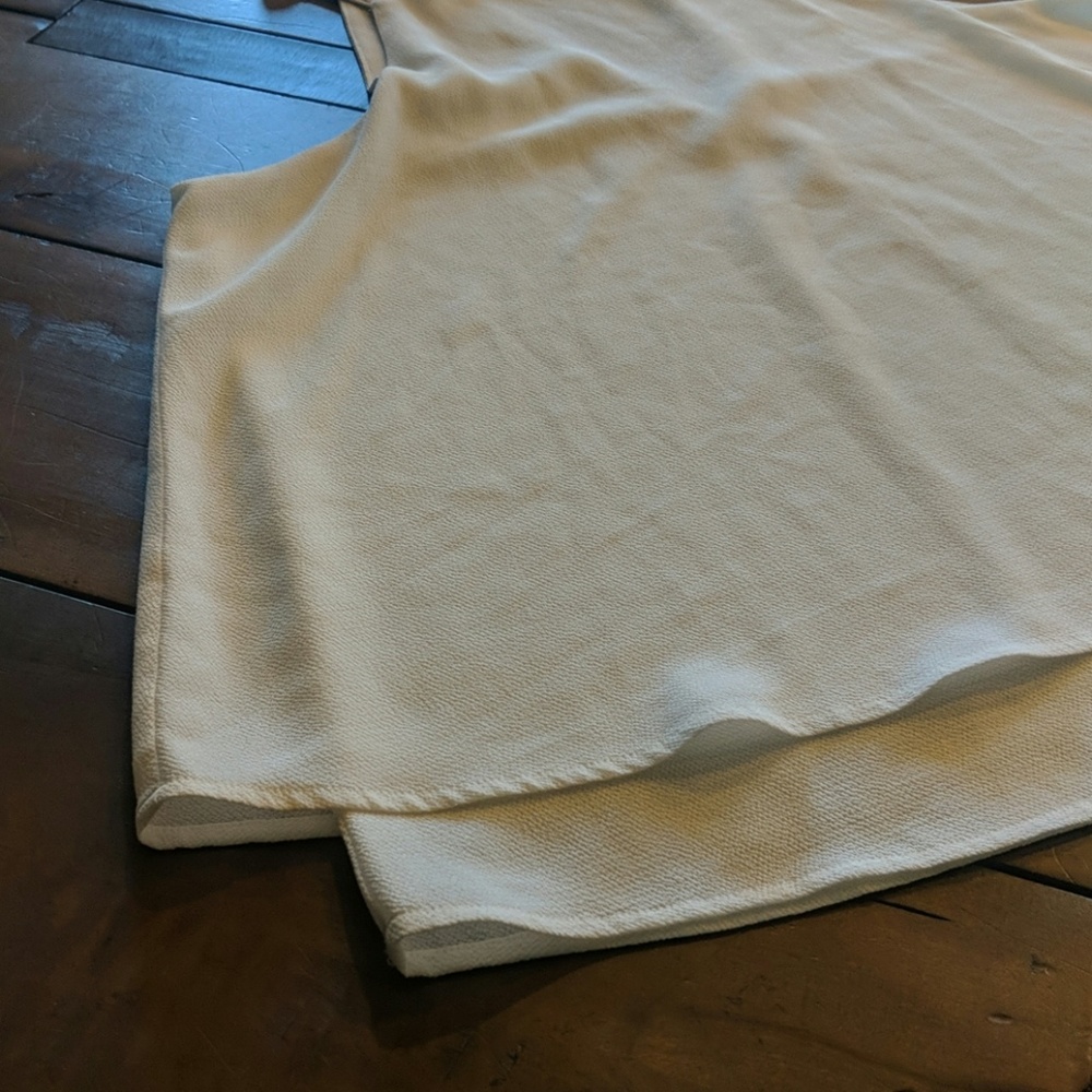 White Flowy Tank Top - Picture 2 of 8